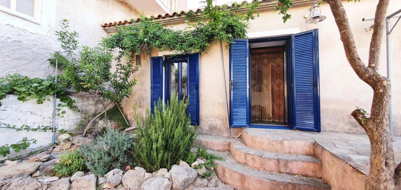 Traditional Hillside Cottage Gythio Exterior foto
